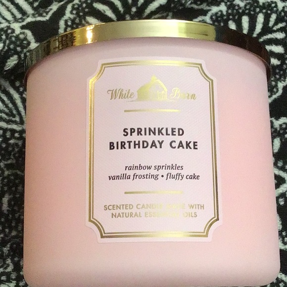 Bath & Body Works Other - 🎂 Bath and body works sprinkled birthday cake candle